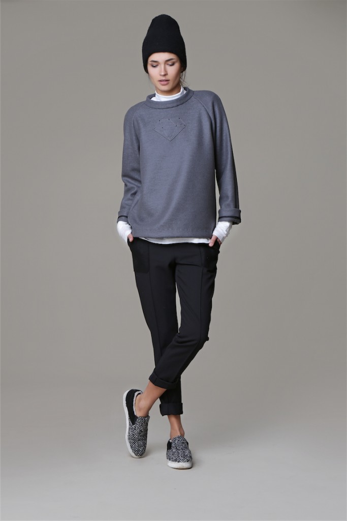 29 AMAZONITE SWEATSHIRT 47_HELIODOR TROUSERS 683x1024