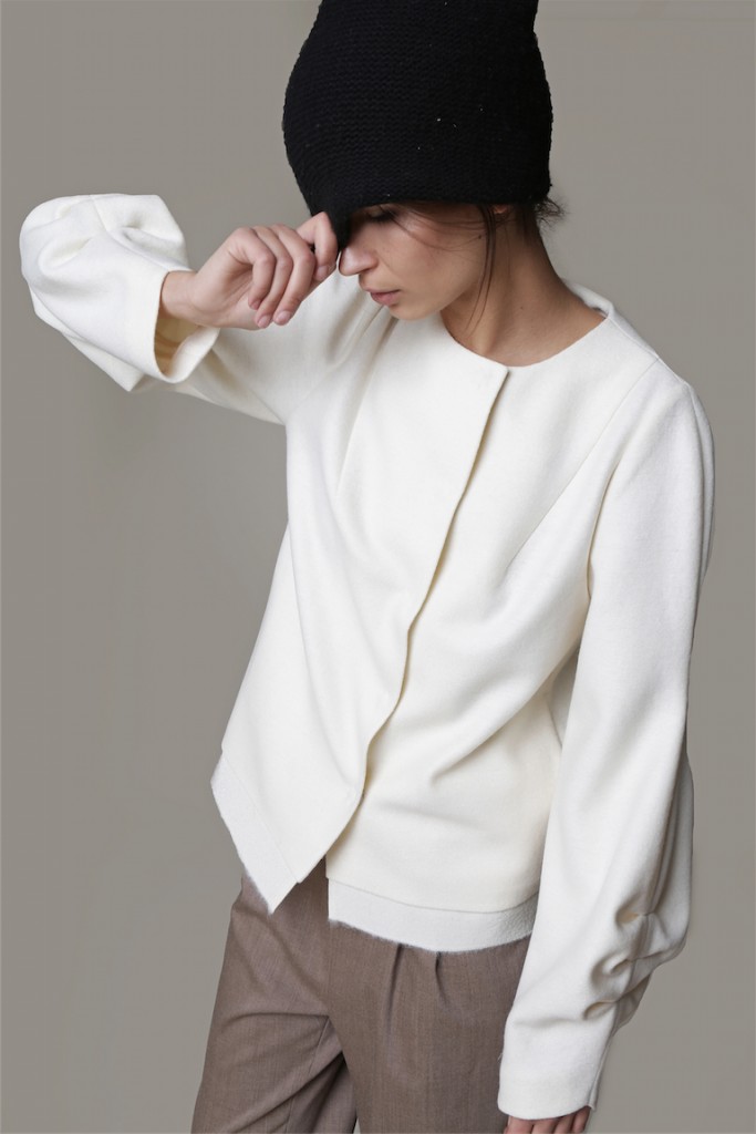 38 TITANATE SHORT COAT 683x1024