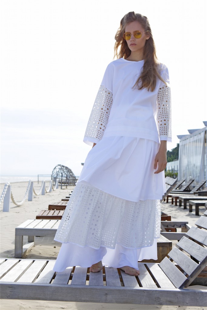 40 BALMORAL PAREO SKIRT 44 MERRION SKIRT 04_OBEROI TOP 683x1024