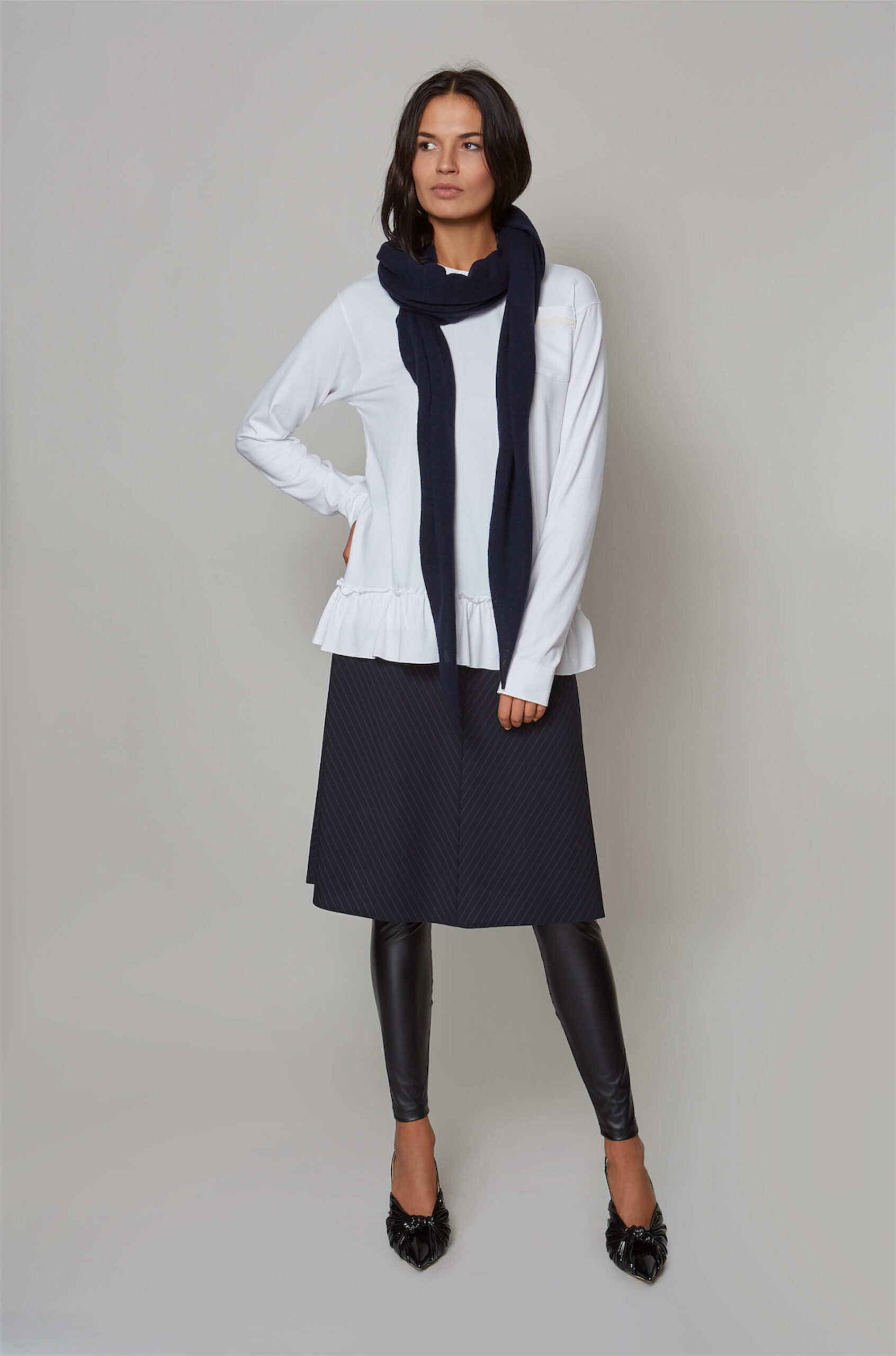 60 LYNX T SHIRT 44 VELA SKIRT 67 MENSA SHAWL